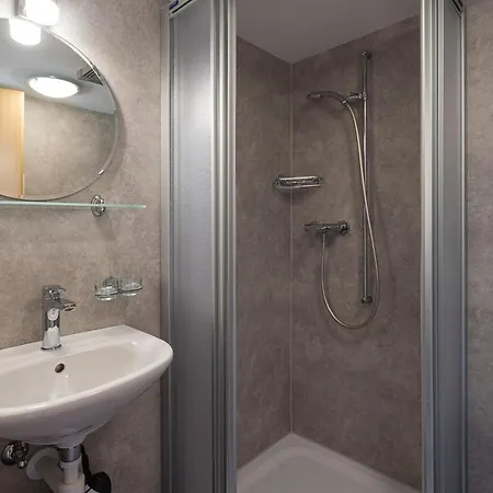 Lehmann'S Herberge Hostel