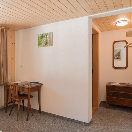 Lehmann'S Herberge Hostel
